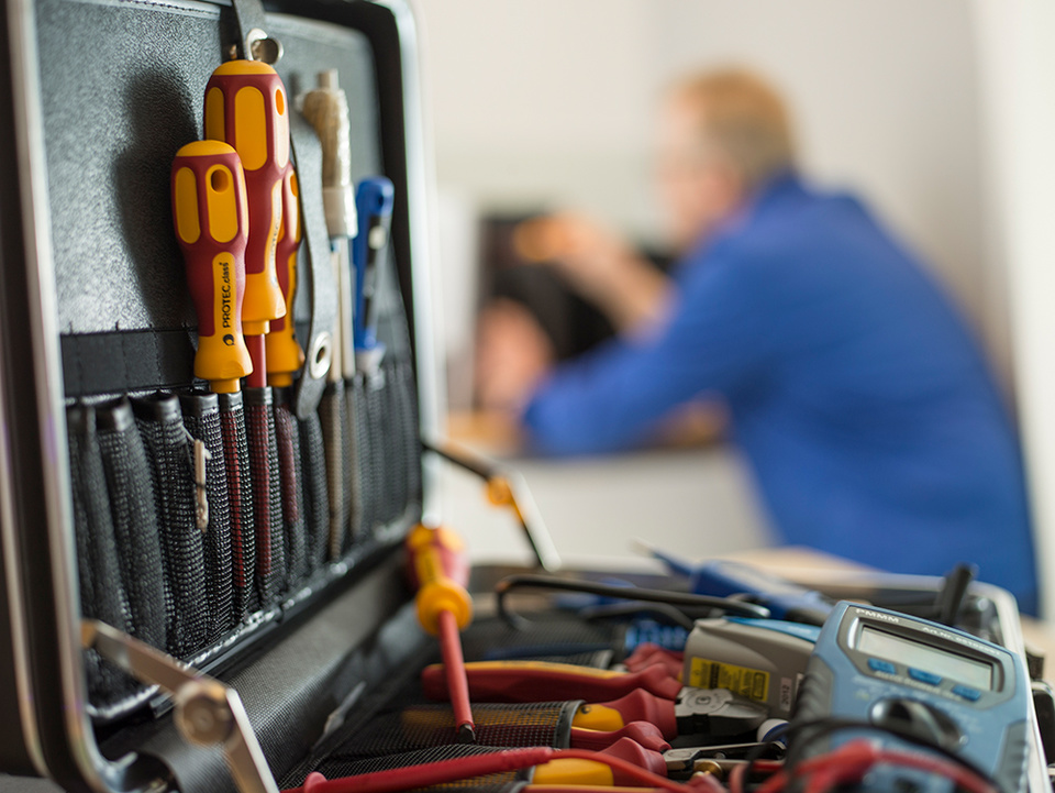 C F022411 bei AH-Elektroprojekt GmbH in Erding