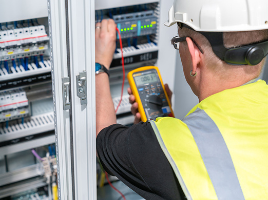 Elektroanlagen-Kontrolle bei AH-Elektroprojekt GmbH in Erding