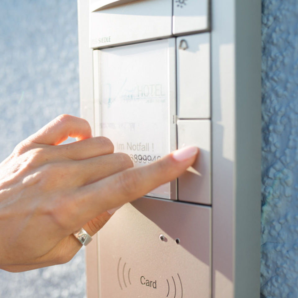 Sprech­anlagen bei AH-Elektroprojekt GmbH in Erding